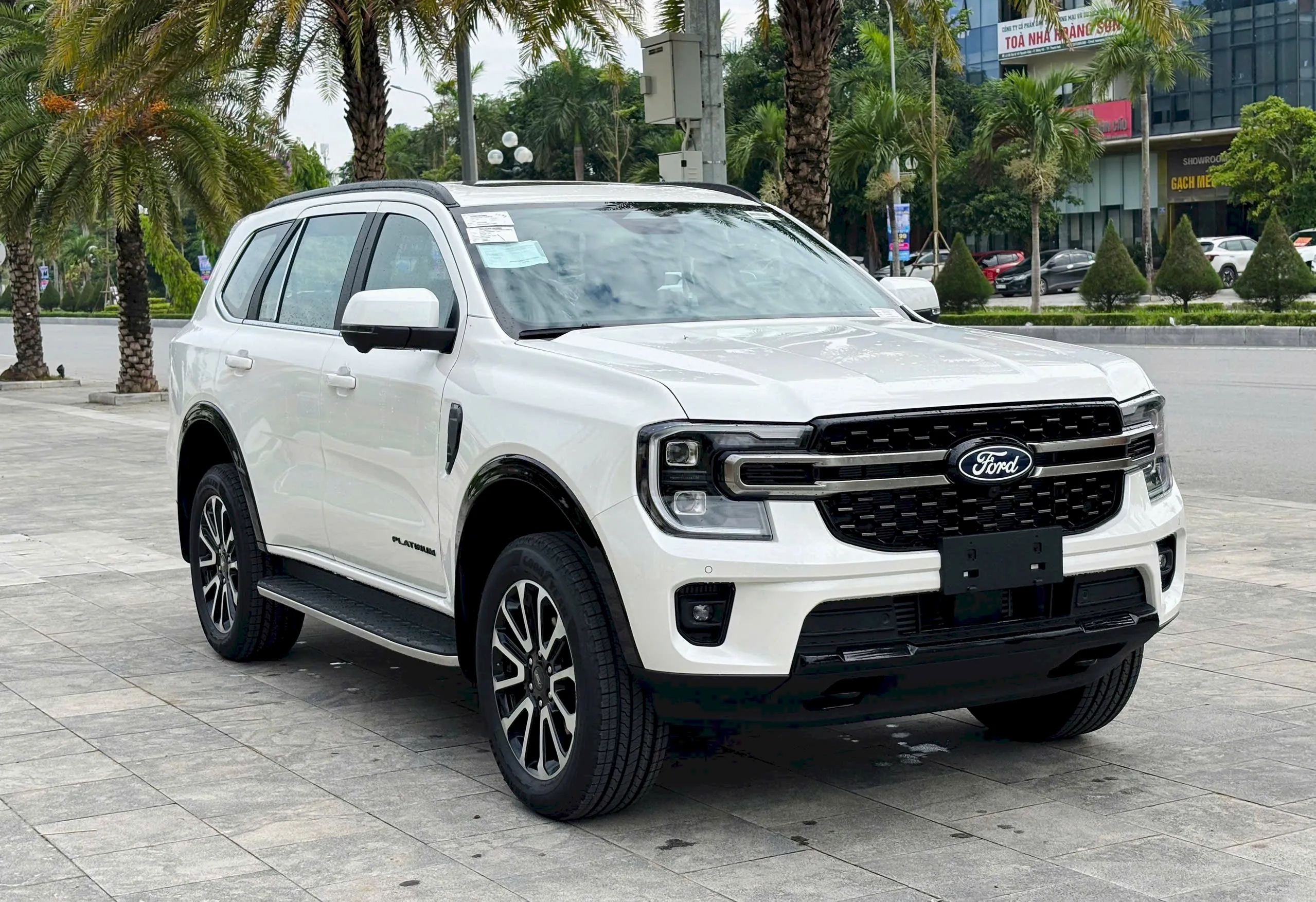 gia-xe-ford-everest-2027-3